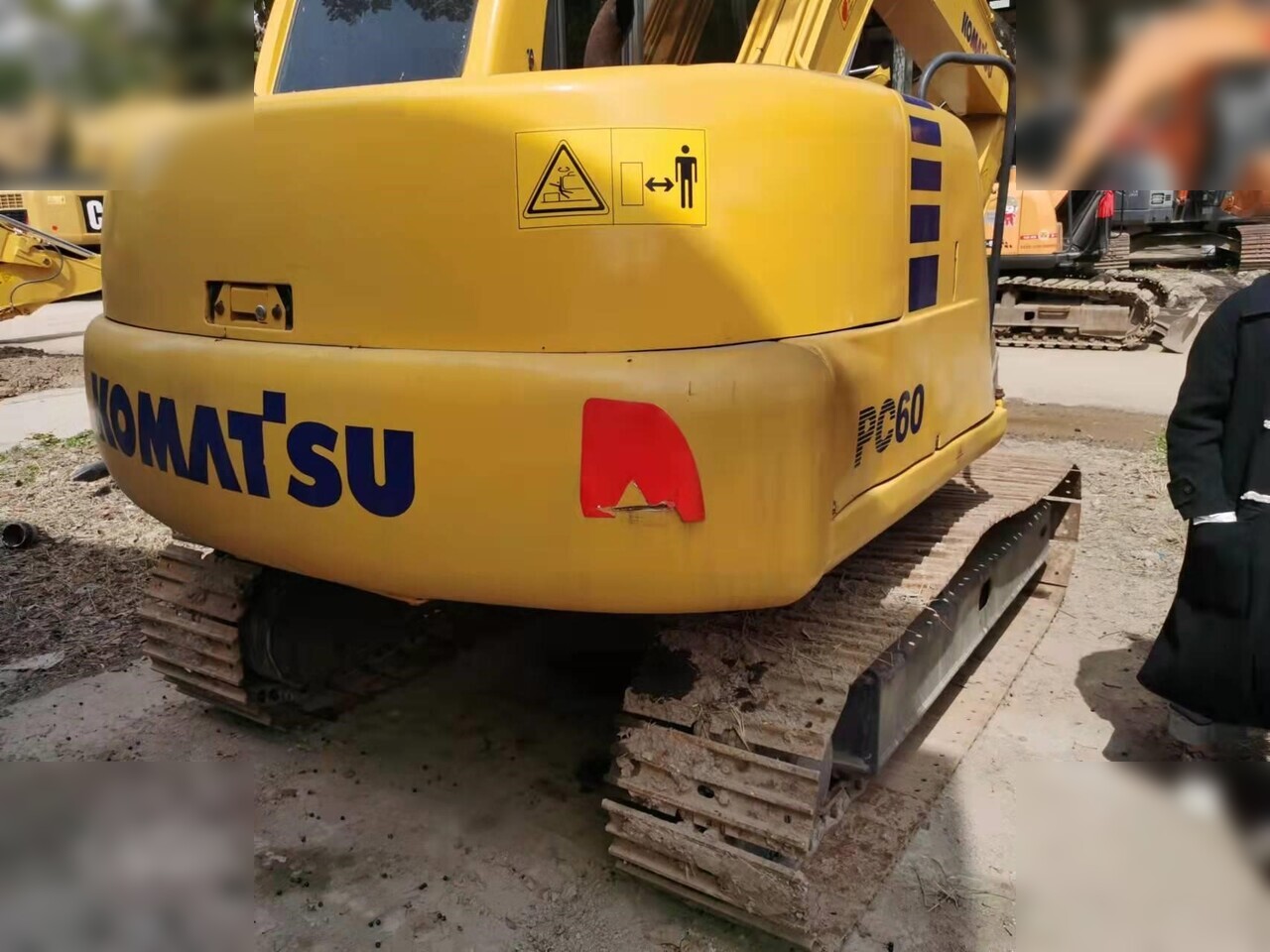 KOMATSU PC60-7 - Crawler excavator: picture 1 KOMATSU PC60-7 - Crawler excavator: picture 1