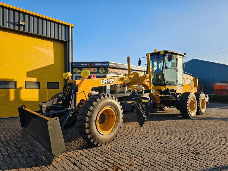 XCMG GR165 - Grader: picture 2 XCMG GR165 - Grader: picture 2