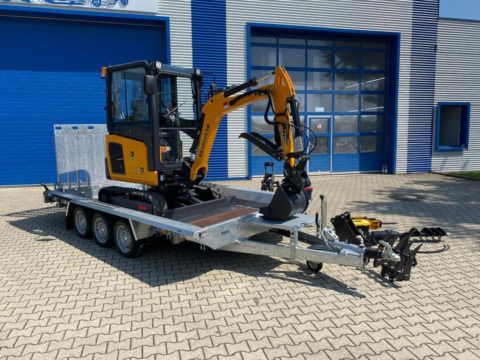 Minibagger BK2000KSR + Tieflader + Zubehör *INKL.19% MWST*BERGER KRAUS*YANMAR*SCHWENKARM* VERSTELLFAHRWERK* - Mini excavator, Trailer: picture 4 Minibagger BK2000KSR + Tieflader + Zubehör *INKL.19% MWST*BERGER KRAUS*YANMAR*SCHWENKARM* VERSTELLFAHRWERK* - Mini excavator, Trailer: picture 4