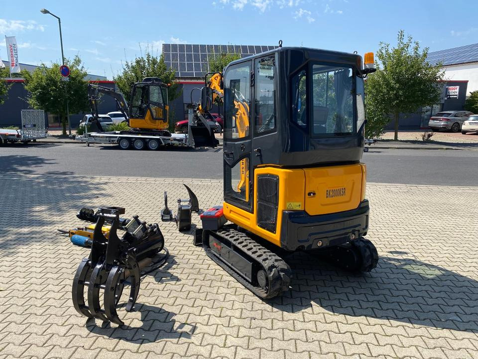 Minibagger BK2000KSR inkl. Zubehörpaket *INKL.19% MWST*BERGER KRAUS*YANMAR*SCHWENKARM* VERSTELLFAHRWERK* - Mini excavator: picture 4 Minibagger BK2000KSR inkl. Zubehörpaket *INKL.19% MWST*BERGER KRAUS*YANMAR*SCHWENKARM* VERSTELLFAHRWERK* - Mini excavator: picture 4