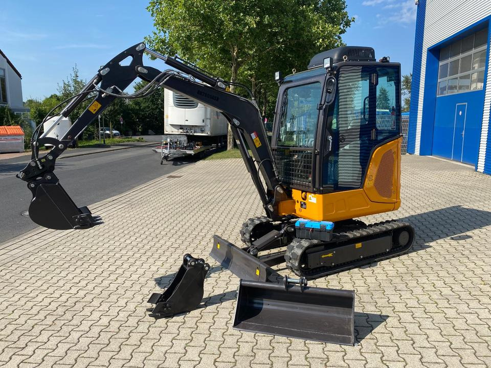 Minibagger BK2800ASR inkl. Schaufelpaket *INKL.19% MWST*BERGER KRAUS*KUBOTA*SCHWENKARM* VERSTELLFAHRWERK*KLIMA* - Mini excavator: picture 2 Minibagger BK2800ASR inkl. Schaufelpaket *INKL.19% MWST*BERGER KRAUS*KUBOTA*SCHWENKARM* VERSTELLFAHRWERK*KLIMA* - Mini excavator: picture 2