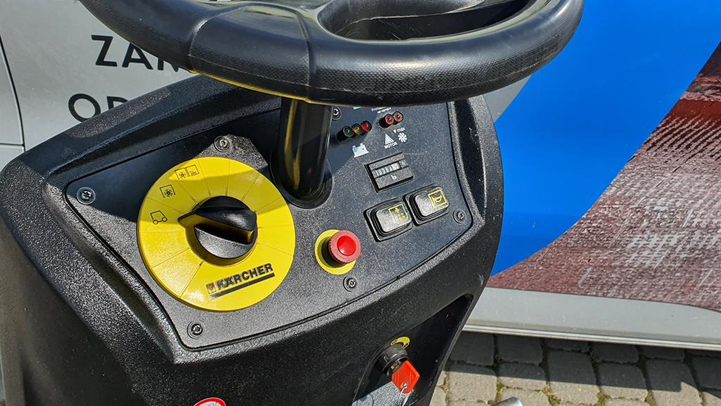 Industrial sweeper KÄRCHER KM 100/100 R Bp: picture 9
