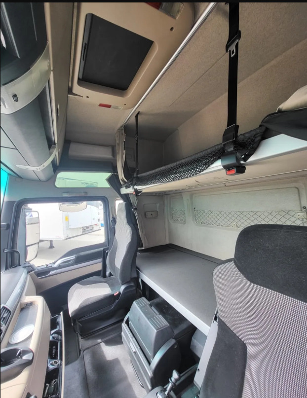 MAN TGX18.500 XXL*2xTANK*RETARDER - Tractor unit: picture 5 MAN TGX18.500 XXL*2xTANK*RETARDER - Tractor unit: picture 5