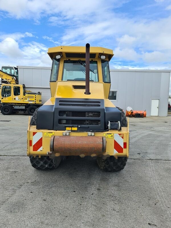 Dynapac CA302D - Compactor: picture 3 Dynapac CA302D - Compactor: picture 3