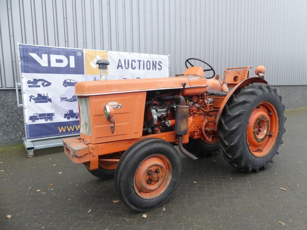 Renault Super 7 Vineyard - Farm tractor: picture 1 Renault Super 7 Vineyard - Farm tractor: picture 1