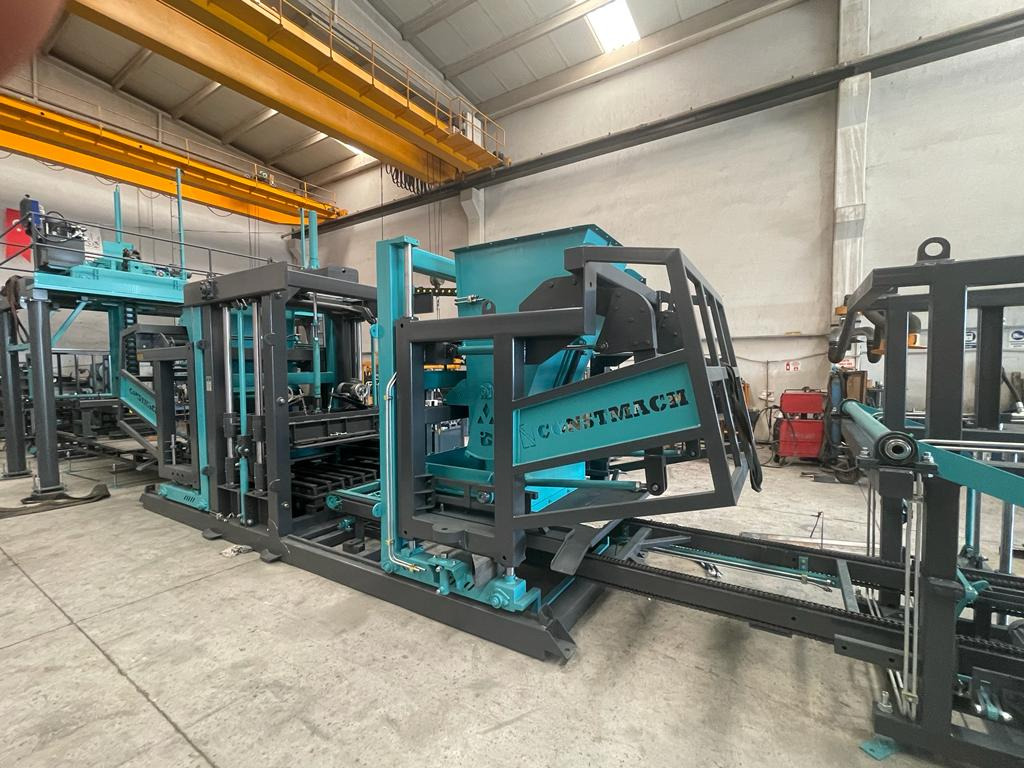 Constmach Machine à Fabriquer des Briquettes BS-42 (Machine à Fabriquer des Blocs de Béton) - Block making machine: picture 1 Constmach Machine à Fabriquer des Briquettes BS-42 (Machine à Fabriquer des Blocs de Béton) - Block making machine: picture 1