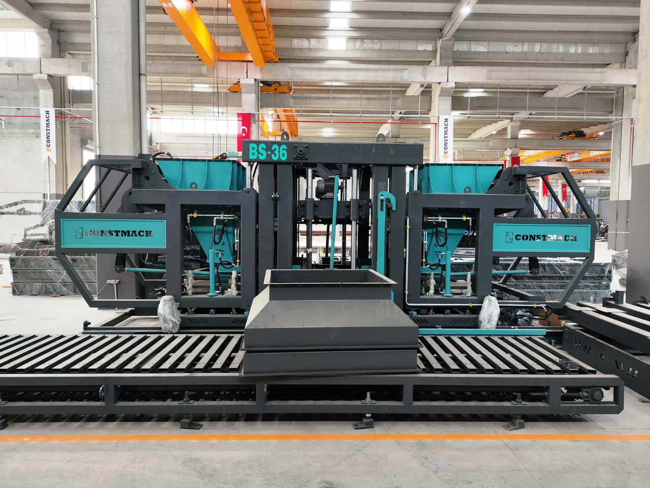 Constmach Machine de Fabrication de Blocs de Béton BS-25 (Machine de Pavage en Béton) - Block making machine: picture 1 Constmach Machine de Fabrication de Blocs de Béton BS-25 (Machine de Pavage en Béton) - Block making machine: picture 1