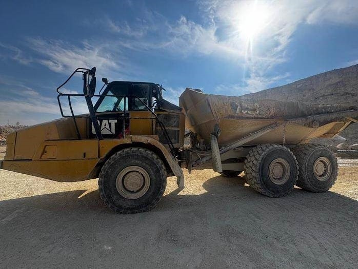 CAT 730C2 - Articulated dumper: picture 2 CAT 730C2 - Articulated dumper: picture 2