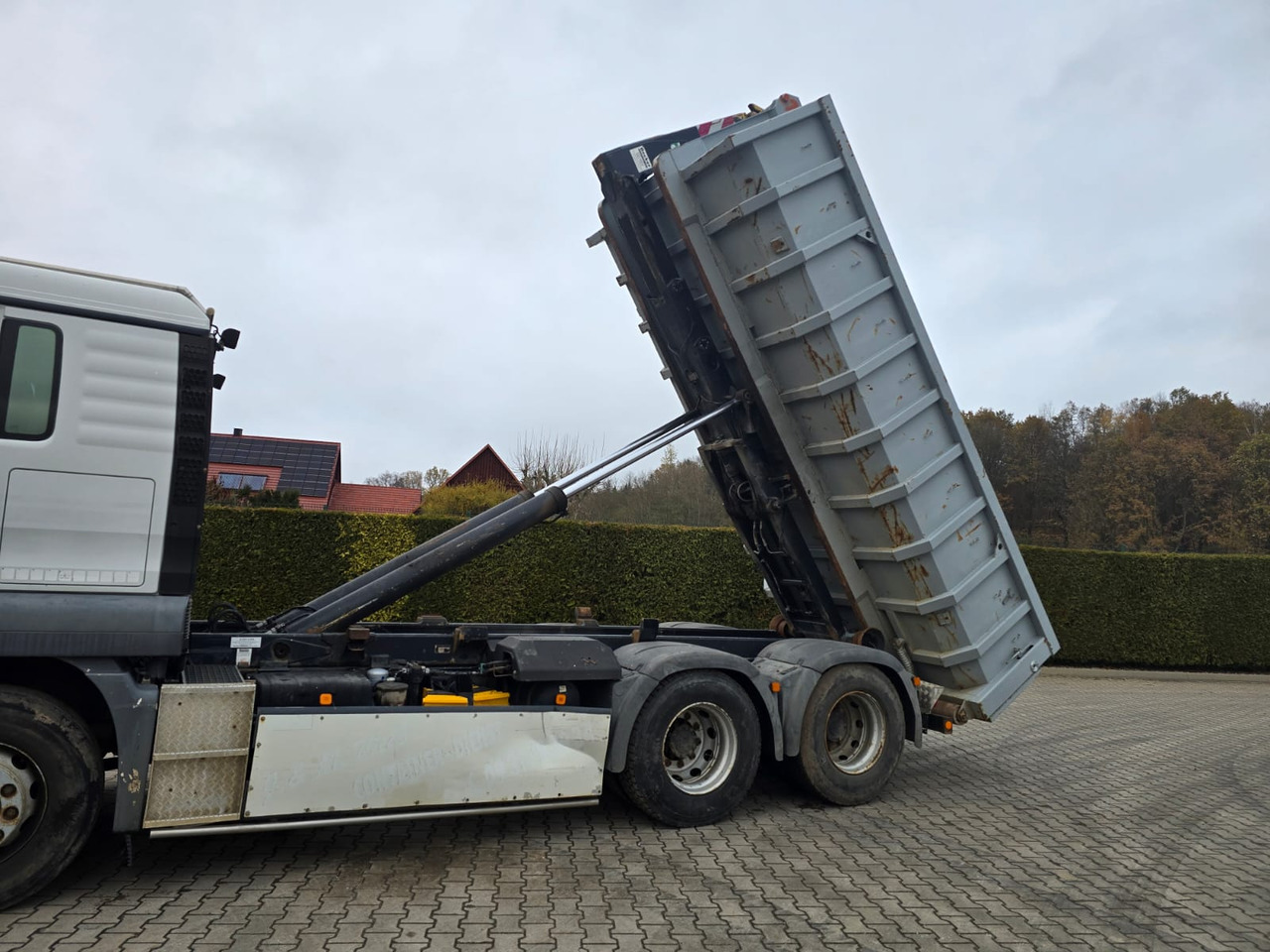 MAN 28.400 - Hook lift truck: picture 4 MAN 28.400 - Hook lift truck: picture 4