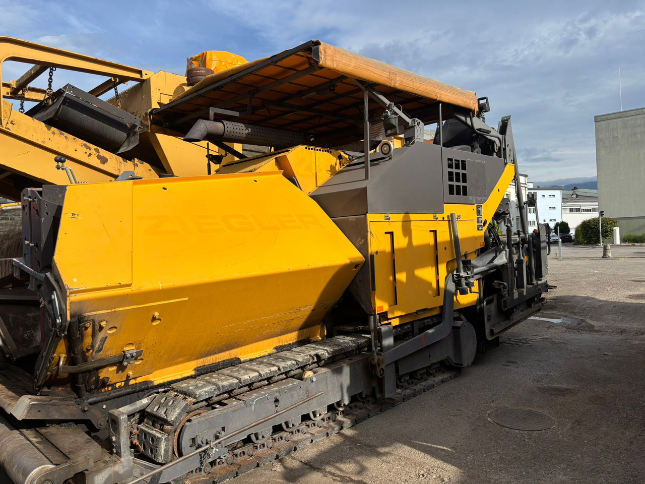 VOLVO ABG 7820B - Asphalt paver: picture 1 VOLVO ABG 7820B - Asphalt paver: picture 1