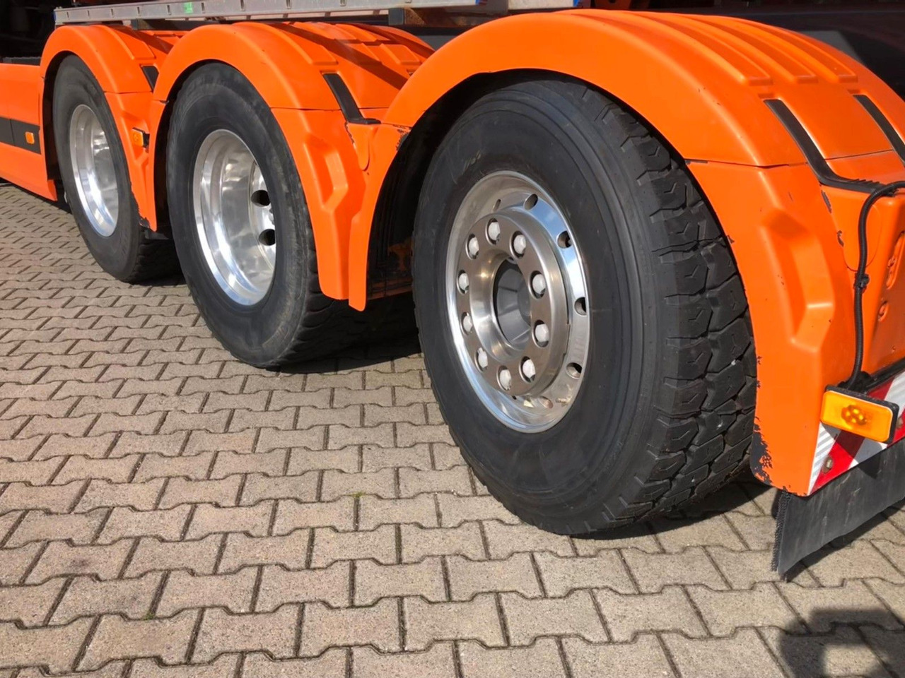 Volvo FH460 8x4 Tridem*TopZustand*excellent condition - Tipper: picture 2 Volvo FH460 8x4 Tridem*TopZustand*excellent condition - Tipper: picture 2