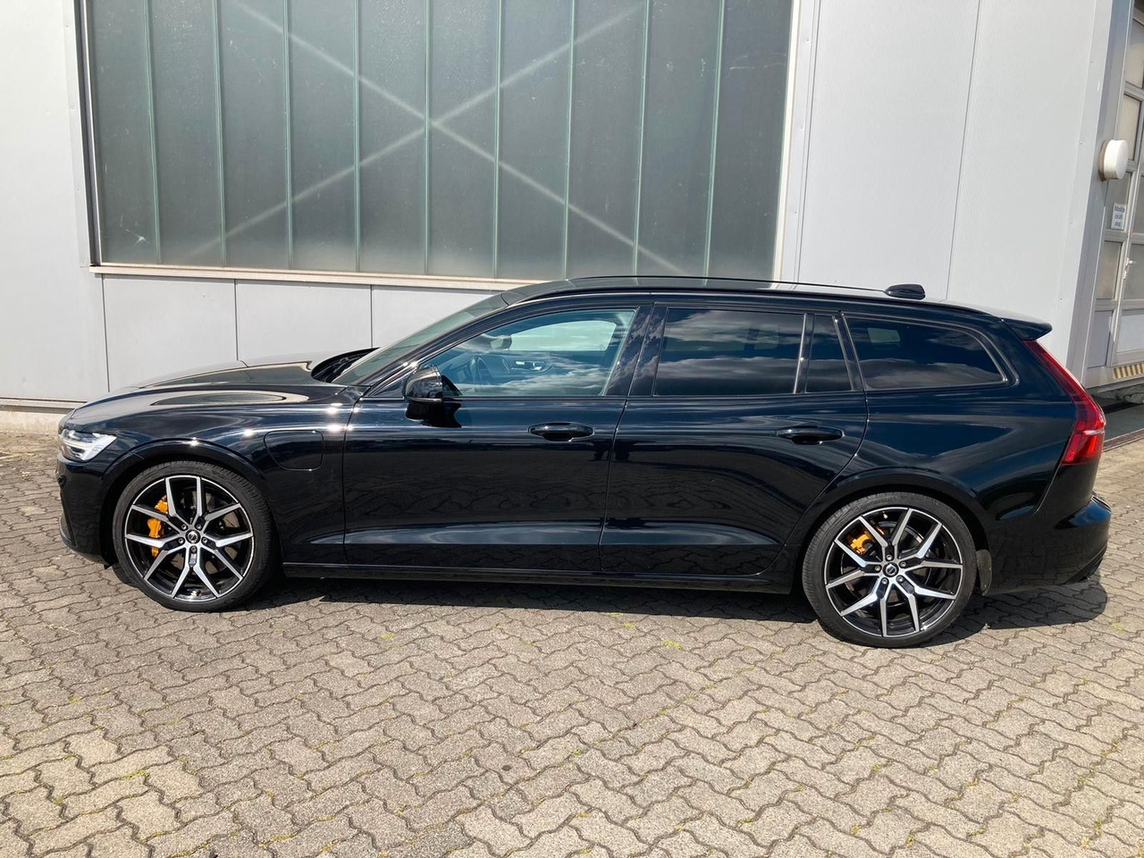 Volvo V60 T8 Polestar Engineered Plug-In Hybrid AWD - Car: picture 3 Volvo V60 T8 Polestar Engineered Plug-In Hybrid AWD - Car: picture 3