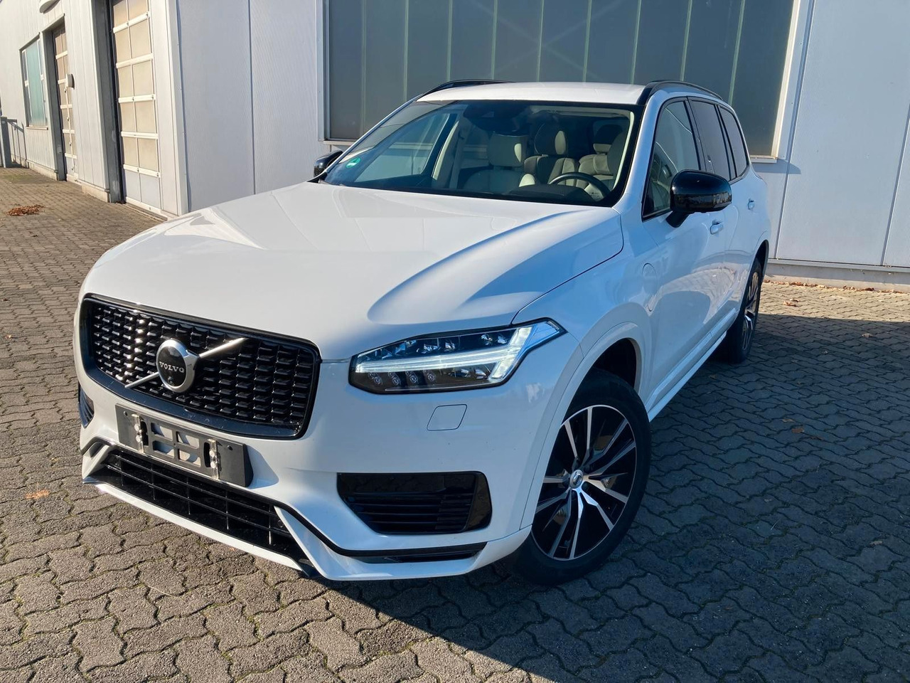 Volvo XC 90 T8 R-Des. Exp. Rech. Pl.-In Hybr. AWD 7-S. - SUV: picture 1 Volvo XC 90 T8 R-Des. Exp. Rech. Pl.-In Hybr. AWD 7-S. - SUV: picture 1