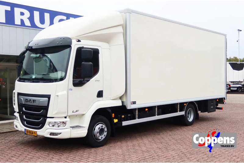 DAF LF 210 Bakwagen+ Dhollandia 1500 kg Comfort cabine - Box truck: picture 1 DAF LF 210 Bakwagen+ Dhollandia 1500 kg Comfort cabine - Box truck: picture 1