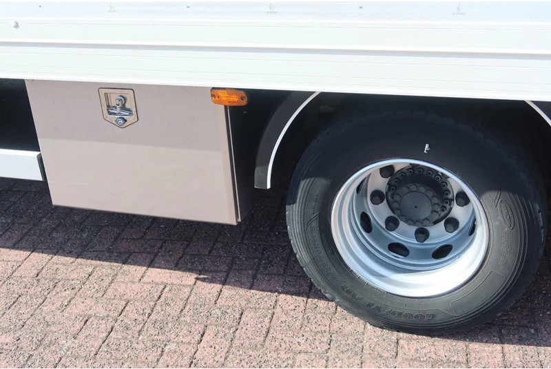 DAF LF 210 FA Bakwagen + Dhollandia 2000 kg klep extra accu set, 3x bindrail + stang. - Box truck: picture 5 DAF LF 210 FA Bakwagen + Dhollandia 2000 kg klep extra accu set, 3x bindrail + stang. - Box truck: picture 5