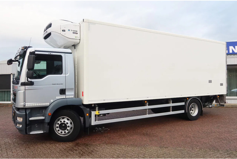 Refrigerator truck MAN TGM 18.290 Full AIR Thermoking T 1200R Koel/Vries Bi-Temp + Dollandia klep 2500 KG+ extra accu set: picture 6 Refrigerator truck MAN TGM 18.290 Full AIR Thermoking T 1200R Koel/Vries Bi-Temp + Dollandia klep 2500 KG+ extra accu set: picture 6
