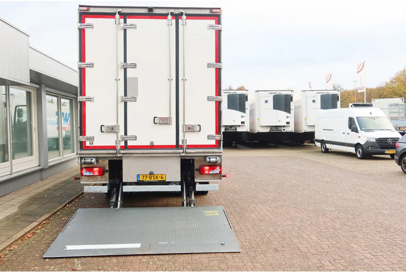 Refrigerator truck MAN TGM 18.290 Full AIR Thermoking T 1200R Koel/Vries Bi-Temp + Dollandia klep 2500 KG+ extra accu set: picture 14 Refrigerator truck MAN TGM 18.290 Full AIR Thermoking T 1200R Koel/Vries Bi-Temp + Dollandia klep 2500 KG+ extra accu set: picture 14