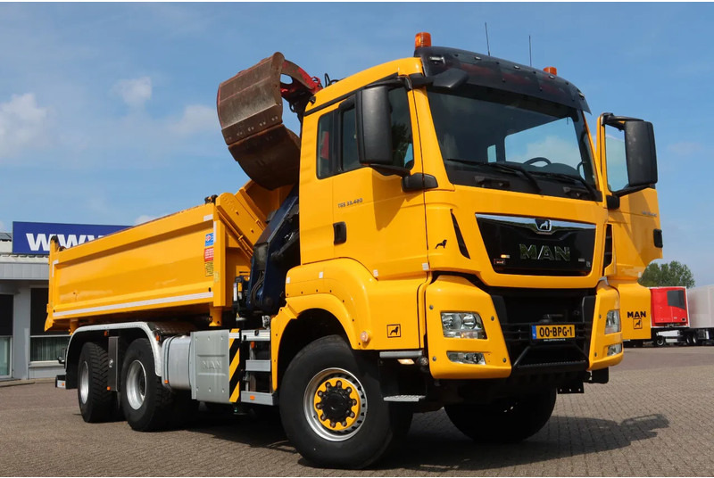 MAN TGS 33.420 2 Zijdige kipper + Kraan 6x6 Stuur as - Tipper, Crane truck: picture 2 MAN TGS 33.420 2 Zijdige kipper + Kraan 6x6 Stuur as - Tipper, Crane truck: picture 2