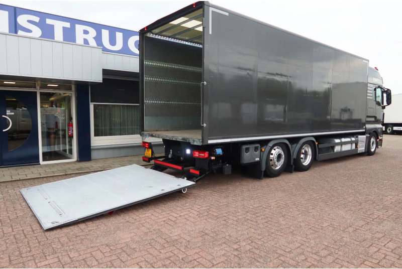 MAN TGX 26.500 6x2 Bak + Klep 3000 KG, FULL AIR SUSPENSION, SKY- LIGHTS. - Box truck: picture 3 MAN TGX 26.500 6x2 Bak + Klep 3000 KG, FULL AIR SUSPENSION, SKY- LIGHTS. - Box truck: picture 3