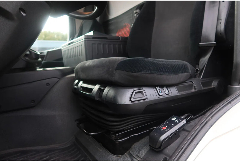 Box truck Mercedes-Benz Actros 1830 Bak + Dhollandia klep 2000 KG + rolstops.: picture 17 Box truck Mercedes-Benz Actros 1830 Bak + Dhollandia klep 2000 KG + rolstops.: picture 17