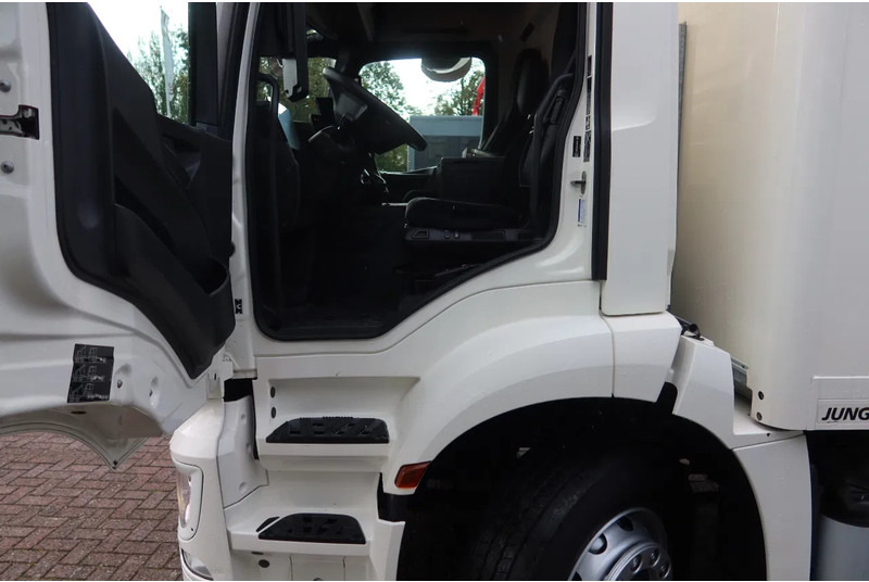 Box truck Mercedes-Benz Actros 1830 Bak + Dhollandia klep 2000 KG + rolstops.: picture 16 Box truck Mercedes-Benz Actros 1830 Bak + Dhollandia klep 2000 KG + rolstops.: picture 16