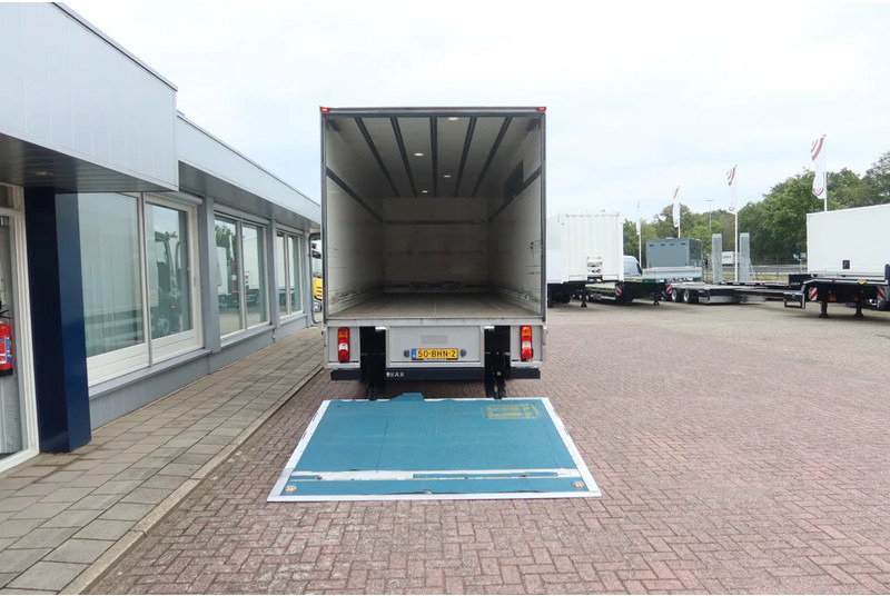 Mercedes-Benz Antos 1924 LL Bakwagen + laadklep 2500 kg - Box truck: picture 4 Mercedes-Benz Antos 1924 LL Bakwagen + laadklep 2500 kg - Box truck: picture 4