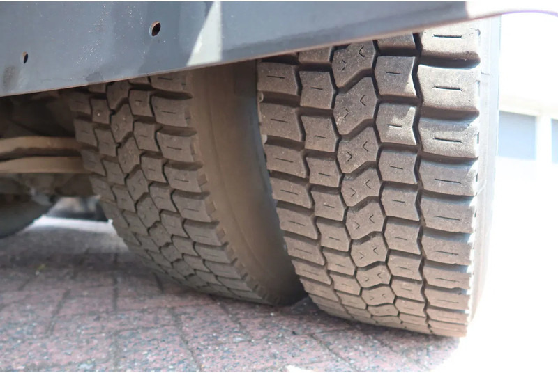 Box truck Scania P250 4x2 Bakwagen+Klep E6 Dhollandia 1500 kg: picture 11