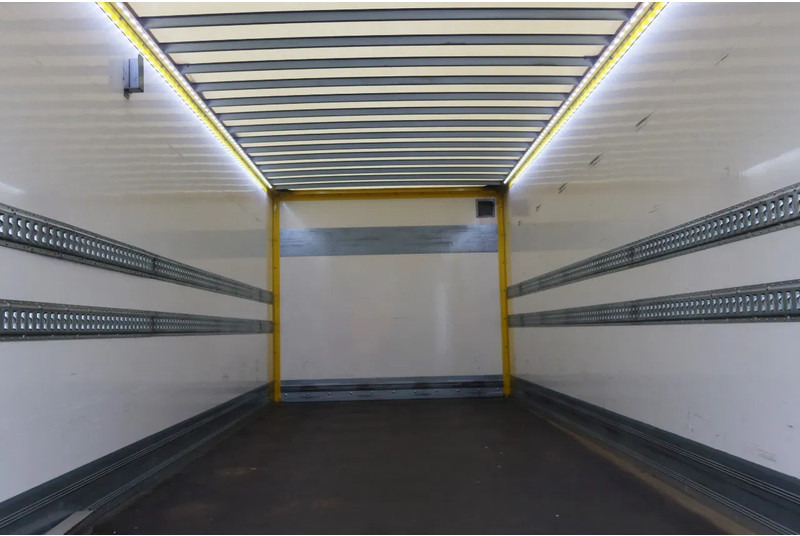 Scania P250 Bak+ Klep Dhollandia 1500 kg. Black line - Box truck: picture 4 Scania P250 Bak+ Klep Dhollandia 1500 kg. Black line - Box truck: picture 4