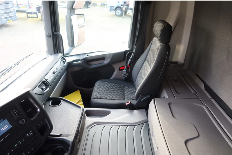 Box truck Scania P280 4x2 Bak + Dhollandia Klep 2000 KG: picture 5 Box truck Scania P280 4x2 Bak + Dhollandia Klep 2000 KG: picture 5