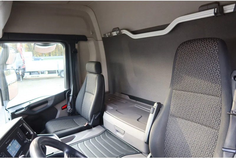 Box truck Scania P280 4x2 Bak + Dhollandia Klep 2000 KG: picture 6 Box truck Scania P280 4x2 Bak + Dhollandia Klep 2000 KG: picture 6