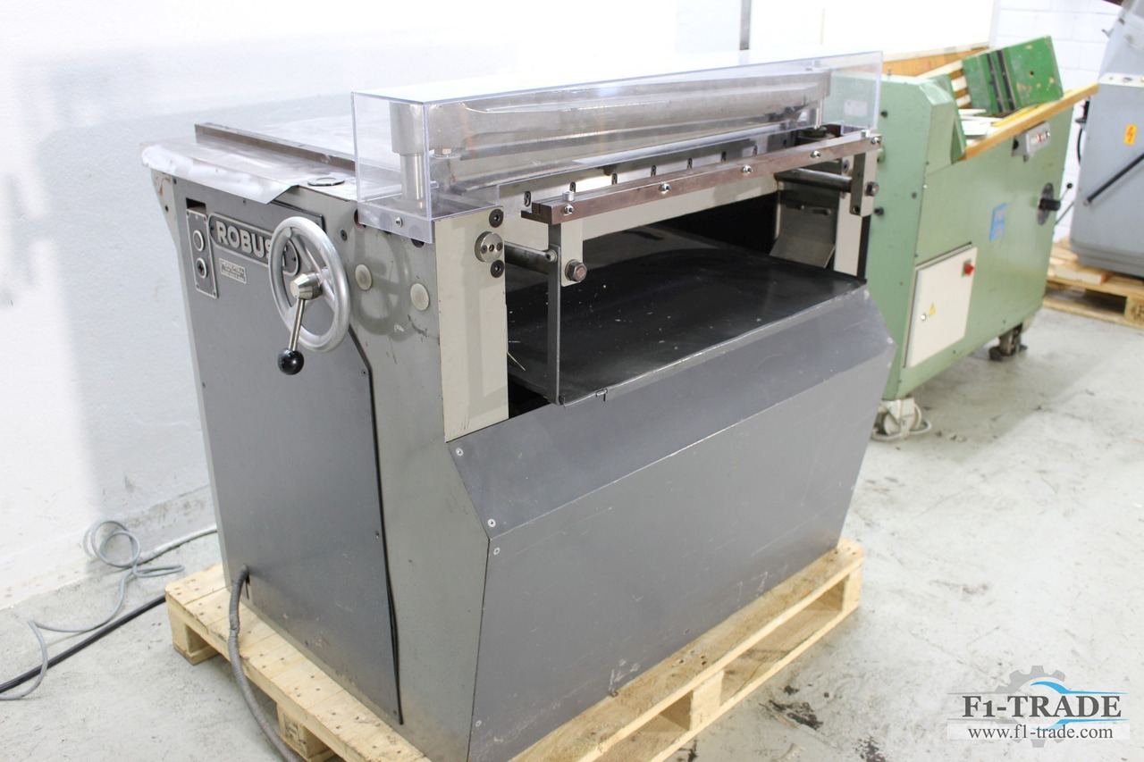 Robust PS 80 - Paper cutting machine: picture 2 Robust PS 80 - Paper cutting machine: picture 2