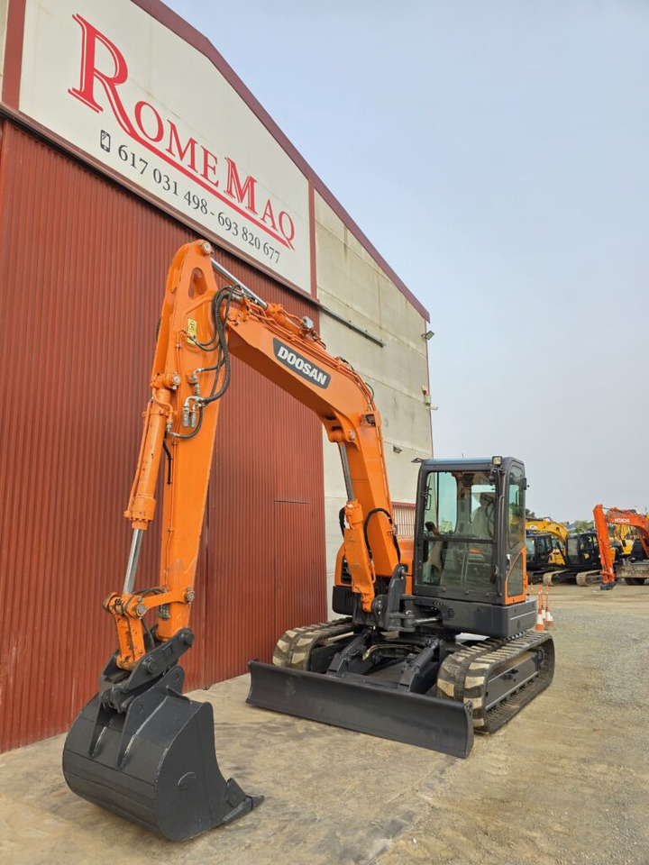 DOOSAN DX85R-3 - Mini excavator: picture 3 DOOSAN DX85R-3 - Mini excavator: picture 3