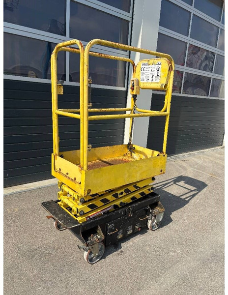 Boss 4,55m Arbeitsbühne Personenlift, BJ 2009 - Scissor lift: picture 5 Boss 4,55m Arbeitsbühne Personenlift, BJ 2009 - Scissor lift: picture 5