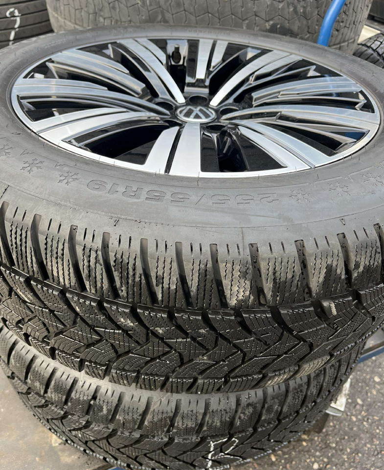 Volkswagen Toureg - Wheel and tire package for Car: picture 3 Volkswagen Toureg - Wheel and tire package for Car: picture 3