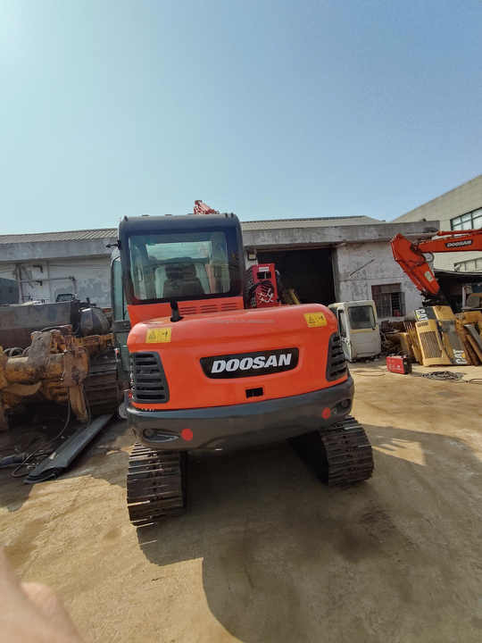 Crawler excavator Awesome Performance Korea Imported Small Scale Used Doosan Dx60 Excavator in Shanghai good price: picture 6