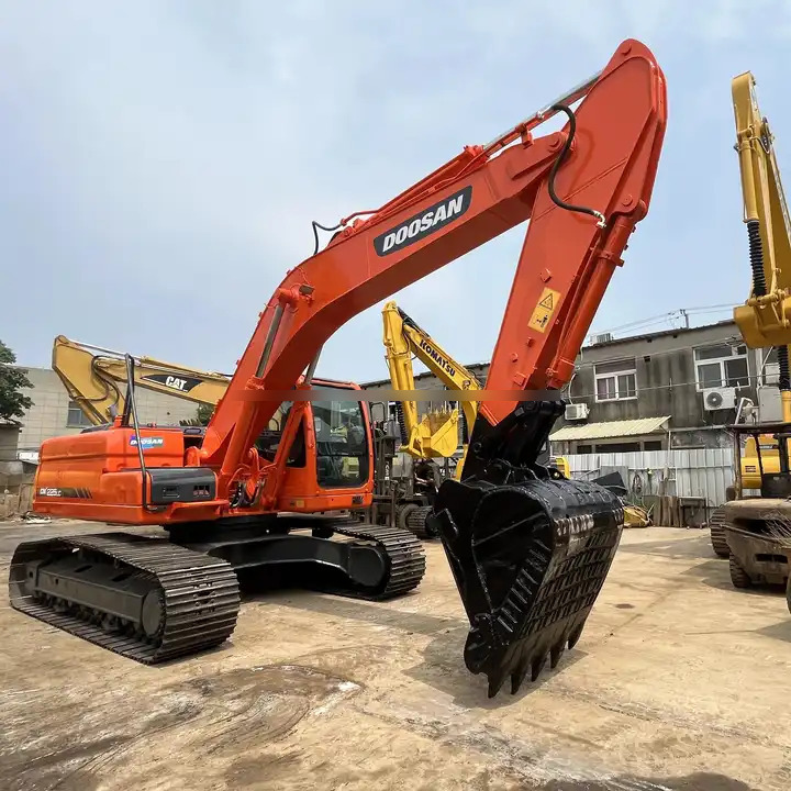 Best Selling DOOSAN excavator machine construction used machinery equipment dx225 used excavators in stock - Excavator: picture 1 Best Selling DOOSAN excavator machine construction used machinery equipment dx225 used excavators in stock - Excavator: picture 1