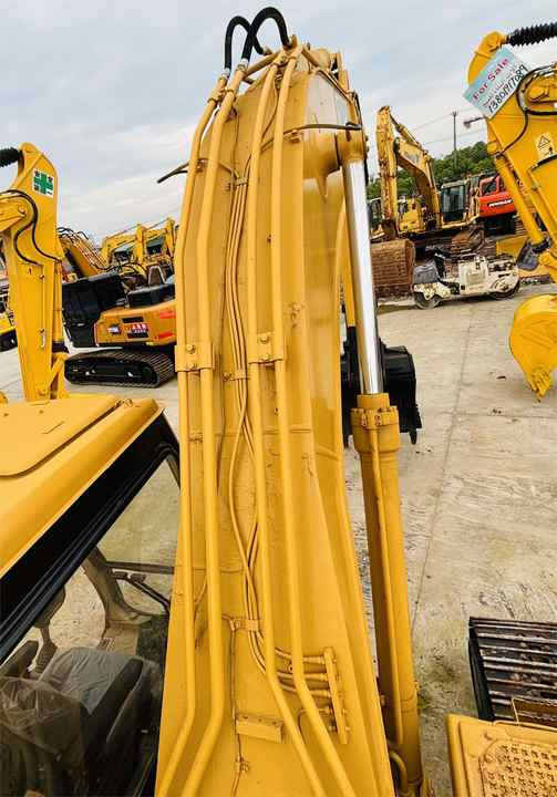Caterpillar/cat Medium Used Excavator 20t Cat 320b,320c,320d Excavating Equipment With 0.8,1.0,1.2 Cbm Bucket Size In Shanghai - Crawler excavator: picture 5 Caterpillar/cat Medium Used Excavator 20t Cat 320b,320c,320d Excavating Equipment With 0.8,1.0,1.2 Cbm Bucket Size In Shanghai - Crawler excavator: picture 5