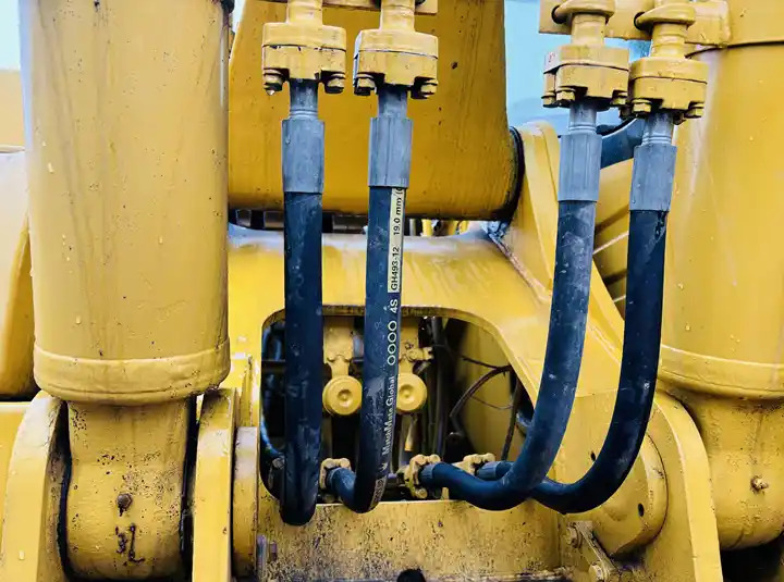 Favorable Price Japan Original Good Working Condition Used Komatsu Pc300-7 Tracked Excavator In Shanghai - Crawler excavator: picture 5 Favorable Price Japan Original Good Working Condition Used Komatsu Pc300-7 Tracked Excavator In Shanghai - Crawler excavator: picture 5