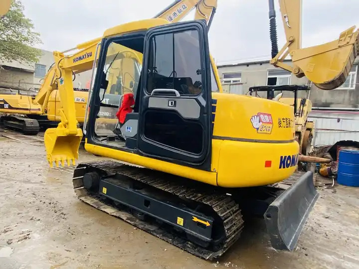 Hot sale Used Crawler Excavator good working used machinery japanese komatsu mini Excavator pc60-7 Used Japanese Brand PC60-7 - Crawler excavator: picture 2 Hot sale Used Crawler Excavator good working used machinery japanese komatsu mini Excavator pc60-7 Used Japanese Brand PC60-7 - Crawler excavator: picture 2