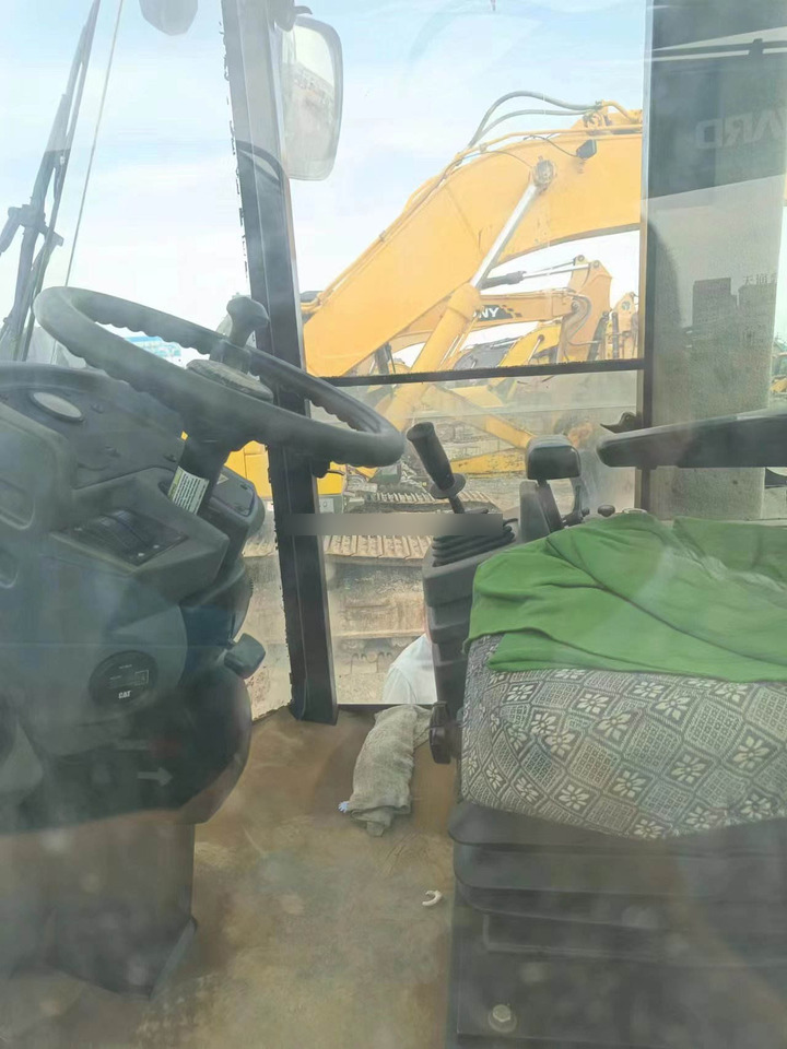 Used CAT CS76XT for sale Second hand caterpillar roller in good condition high brand quality, affordable and in stock - Compactor: picture 4 Used CAT CS76XT for sale Second hand caterpillar roller in good condition high brand quality, affordable and in stock - Compactor: picture 4