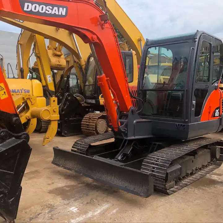Used Doosan dx60 dh60 dx55 dh55 mini excavator 6 ton - Crawler excavator: picture 1 Used Doosan dx60 dh60 dx55 dh55 mini excavator 6 ton - Crawler excavator: picture 1