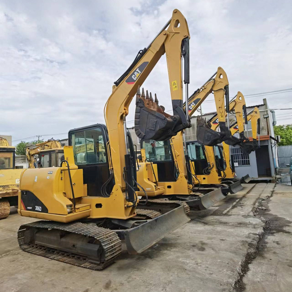 Used cat mini excavator 306D 302.5 6ton 2.5ton free shipping with mini excavator bucket - Crawler excavator: picture 1 Used cat mini excavator 306D 302.5 6ton 2.5ton free shipping with mini excavator bucket - Crawler excavator: picture 1