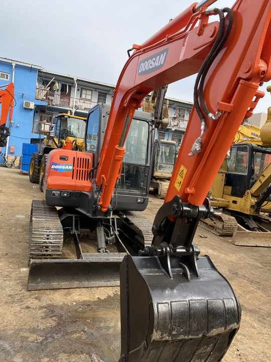 Used excavator doosan dx60 excavators earth-moving machinery doosan dx60 dx80 dx75 dx225 for sale - Crawler excavator: picture 2 Used excavator doosan dx60 excavators earth-moving machinery doosan dx60 dx80 dx75 dx225 for sale - Crawler excavator: picture 2
