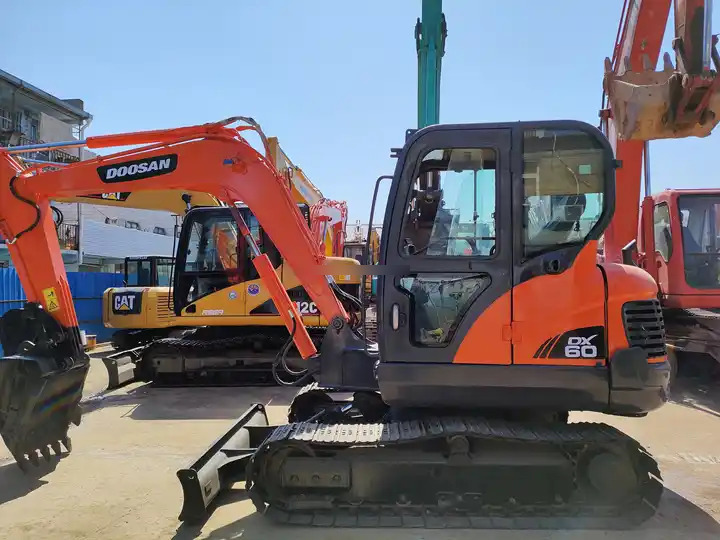 Used excavator doosan dx60 excavators earth-moving machinery doosan dx60 dx80 dx75 dx225 for sale - Crawler excavator: picture 3 Used excavator doosan dx60 excavators earth-moving machinery doosan dx60 dx80 dx75 dx225 for sale - Crawler excavator: picture 3