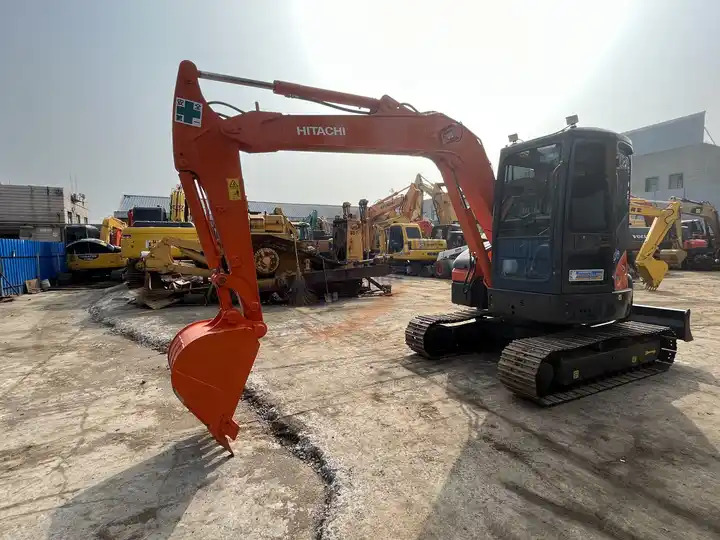 Used Excavator Hitachi Zaxis55ur good quality made in japan Hitachi ZX55ur crawler excavator - Crawler excavator: picture 2 Used Excavator Hitachi Zaxis55ur good quality made in japan Hitachi ZX55ur crawler excavator - Crawler excavator: picture 2