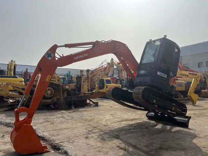 Used Excavator Hitachi Zaxis55ur good quality made in japan Hitachi ZX55ur crawler excavator - Crawler excavator: picture 5 Used Excavator Hitachi Zaxis55ur good quality made in japan Hitachi ZX55ur crawler excavator - Crawler excavator: picture 5