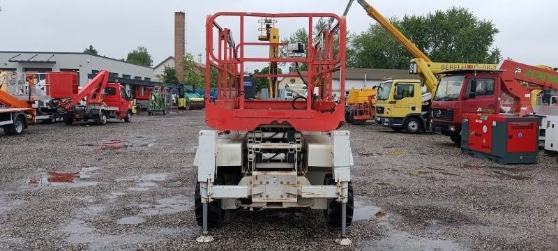 Haulotte Compact 10 DX - 4x4 - 10m - diesel - Scissor lift: picture 3 Haulotte Compact 10 DX - 4x4 - 10m - diesel - Scissor lift: picture 3