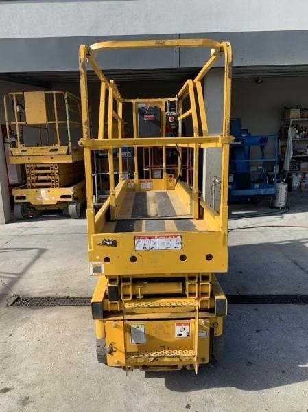 Haulotte Compact 8 - 8m, electric - Scissor lift: picture 3 Haulotte Compact 8 - 8m, electric - Scissor lift: picture 3