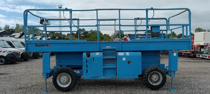 Haulotte H12SXL - 12m, 4x4, diesel - Scissor lift: picture 5 Haulotte H12SXL - 12m, 4x4, diesel - Scissor lift: picture 5