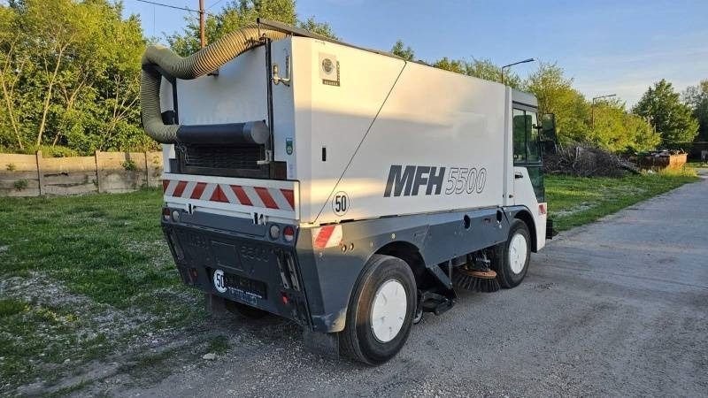Mfh 5500 sweeper - with air conditionier - Road sweeper: picture 3 Mfh 5500 sweeper - with air conditionier - Road sweeper: picture 3